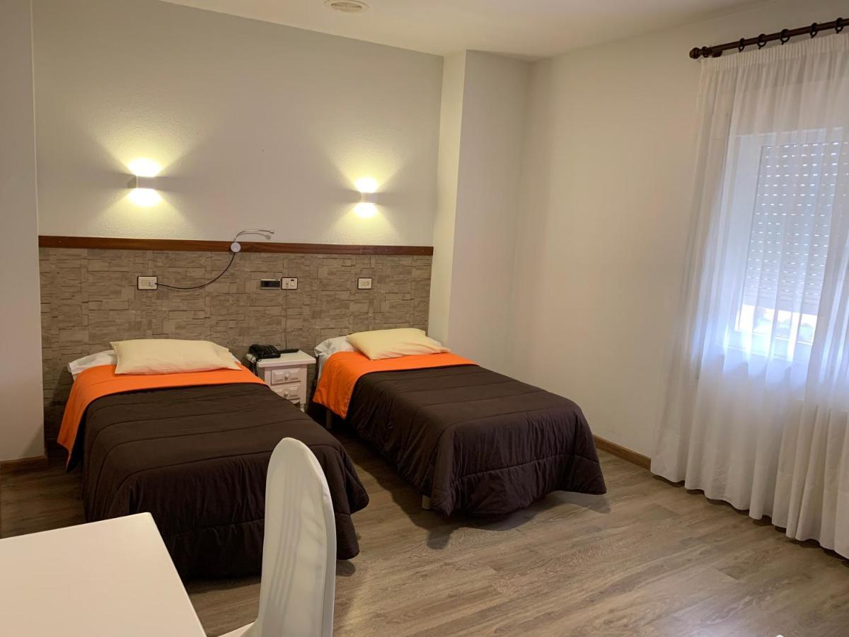 Hotel Los Olmos Lugo Eksteriør bilde